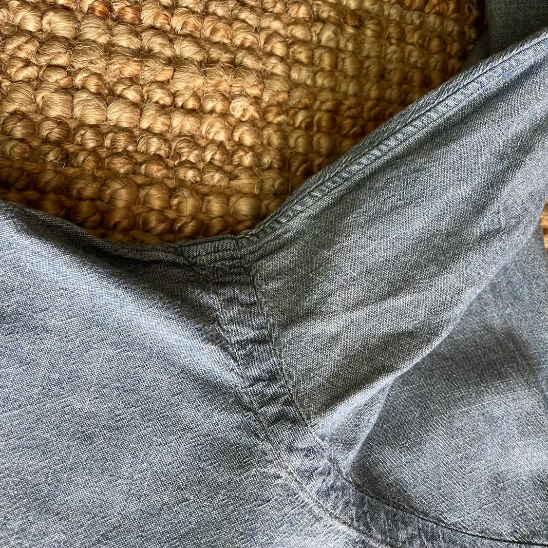 폴로 랄프로렌 클래식핏 샴브레이 셔츠  가벼운 코튼 원단에 버튼다운 카라 상품이미지5