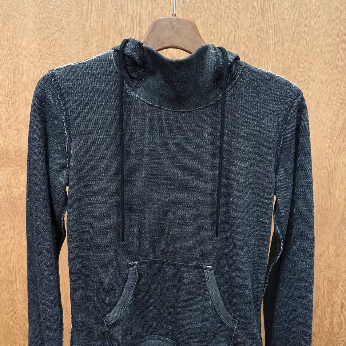 알렉산더왕 후드 스웨트 셔츠 캥거루 포켓 디테일 레귤러핏 블랙 상품이미지4