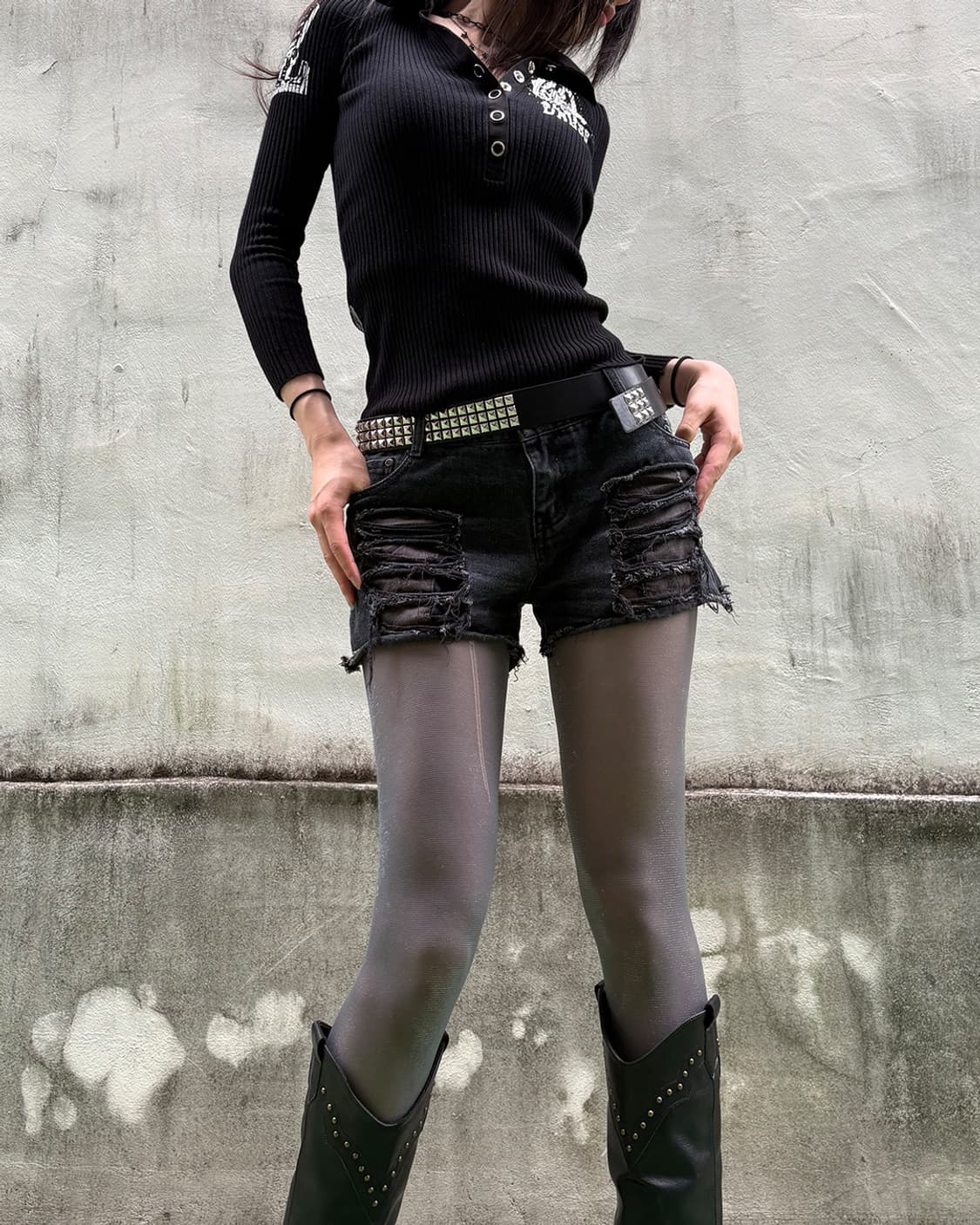 Distressed Black Denim Micro Short 상품이미지1