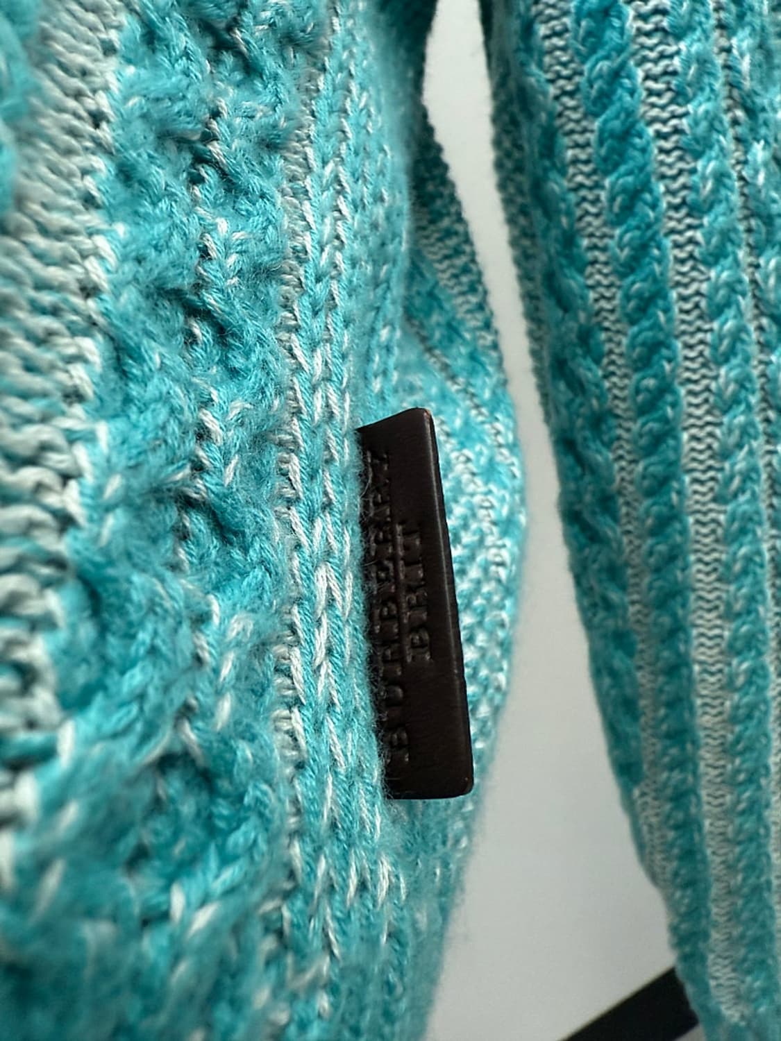 100) 버버리 씨그린 캐시미어 가디건 상품이미지5