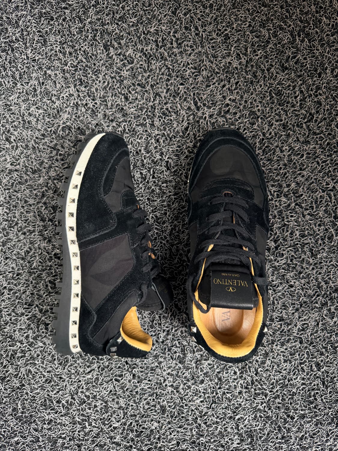 발렌티노 가라바니 로크러너 스니커즈 블랙 카무플라주 상품이미지3