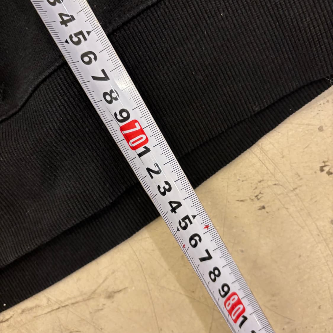 내셔널지오그래픽 블랙 포켓 맨투맨 상품이미지4