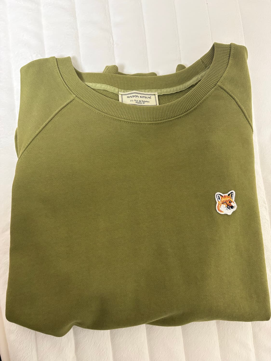 메종키츠네 폭스 패치 맨투맨 올리브 상품이미지1