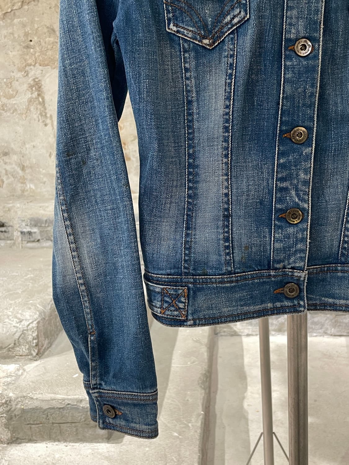 돌체 앤 가바나 중청 크롭 워싱 데님 자켓 상품이미지4