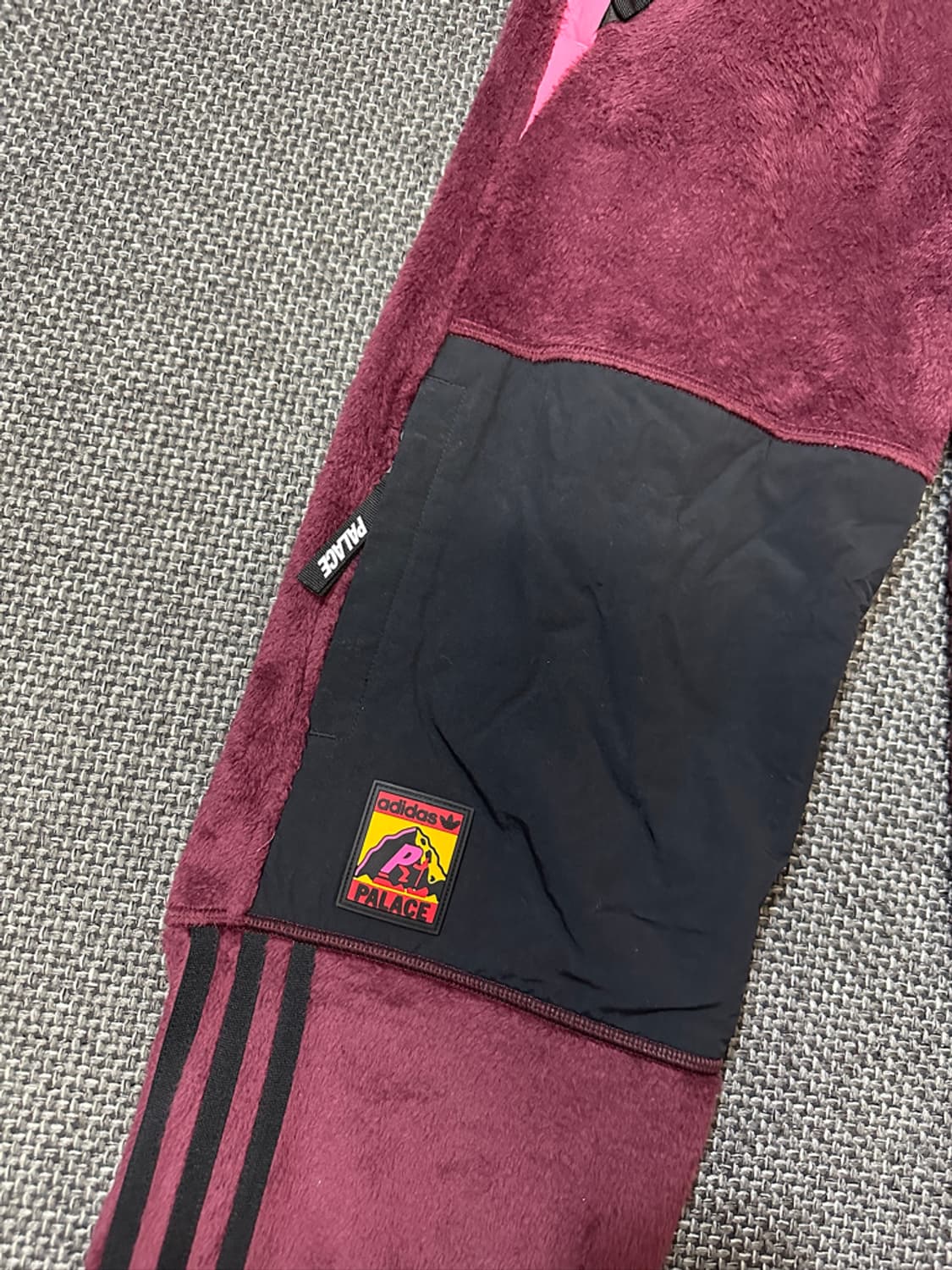 팔라스 X 아디다스 폴라 트랙 팬츠 마룬 상품이미지5