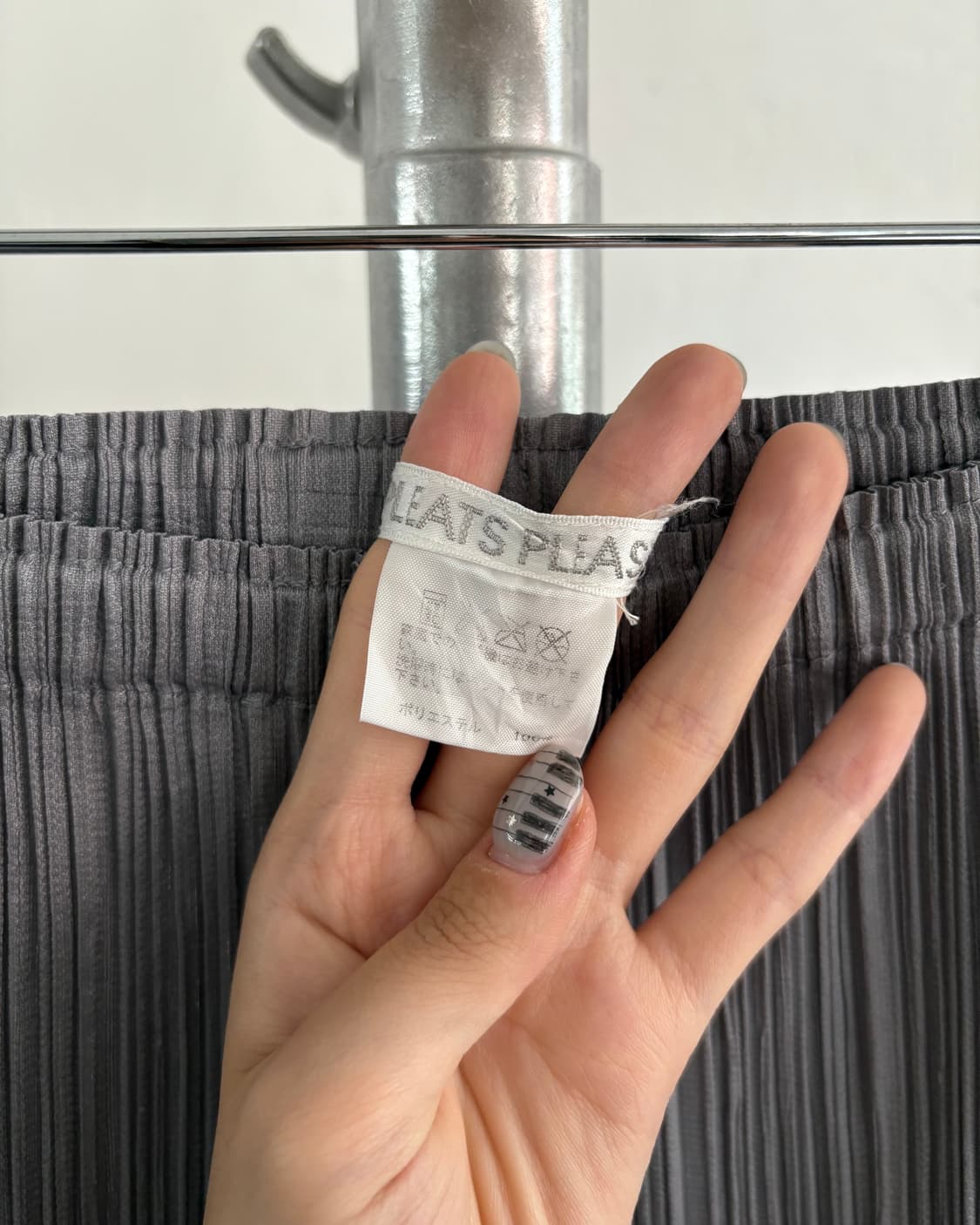Issey Miyake 이세이미야케 플리츠 그레이 컬러 팬츠 상품이미지4