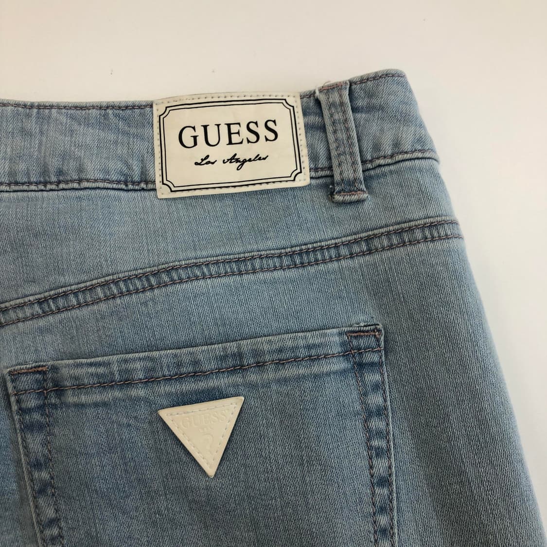 게스 화이트레더패치 데님진 33-34 인치 상품이미지4