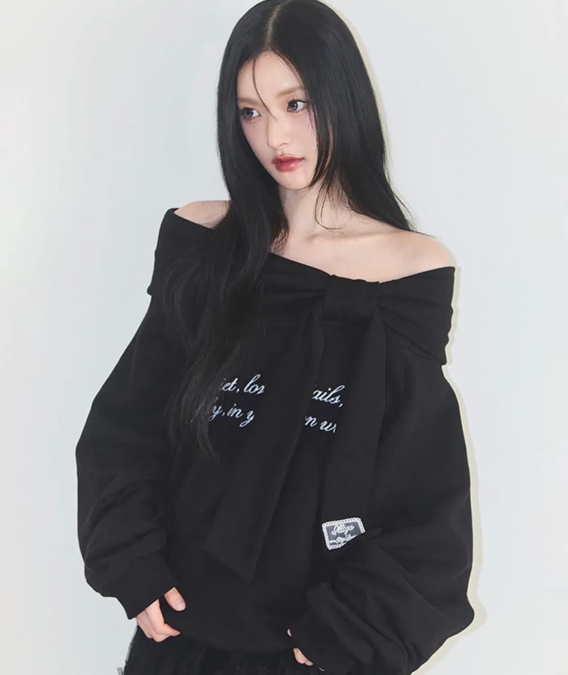 일리고 퓨어 오프숄더 맨투맨 블랙 상품이미지4