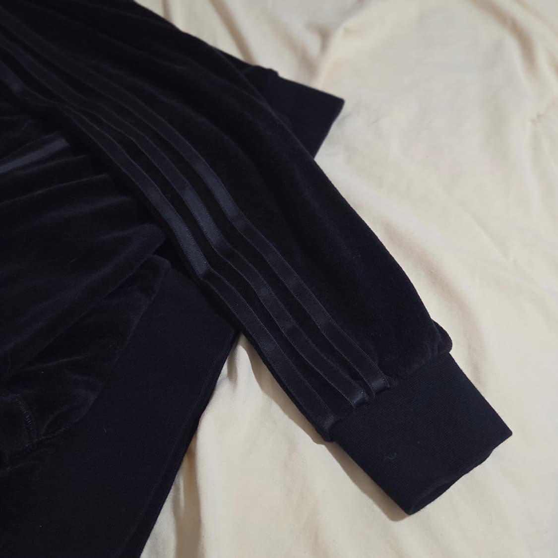 아디다스 벨루어 벨벳 여성 트레이닝 세트 져지 트랙탑 셋업 상품이미지2