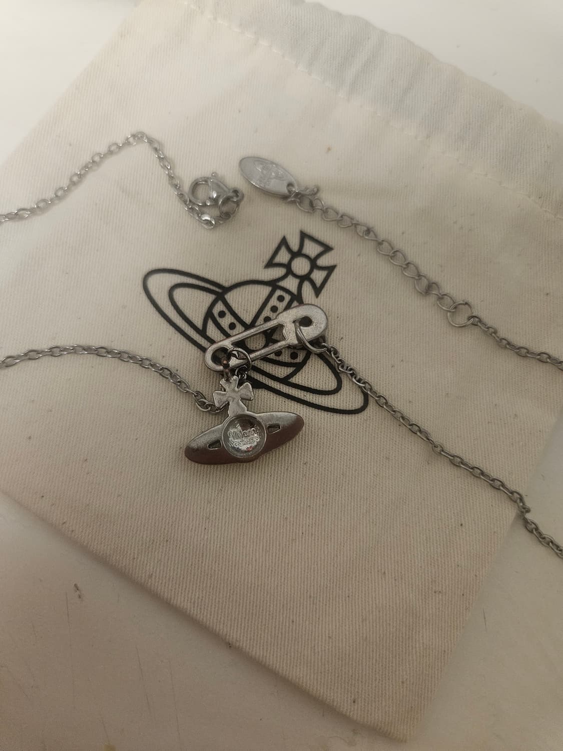 Vivienne westwood safety pin necklace 상품이미지2