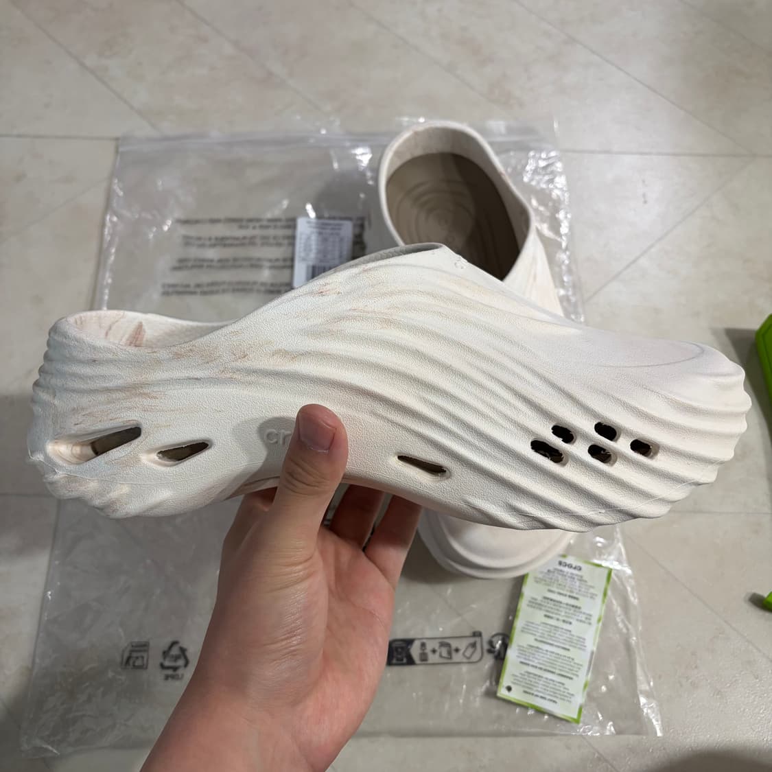 새상품(290)크록스 에코 웨이브 클로그 워터컬러 마블드 본 멀티 상품이미지2