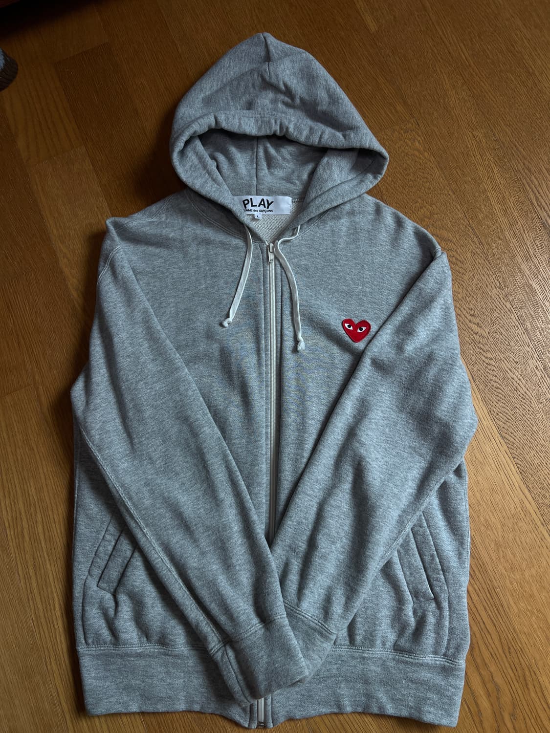 플레이 꼼데가르송 레드 하트 후드 집업 그레이 상품이미지2