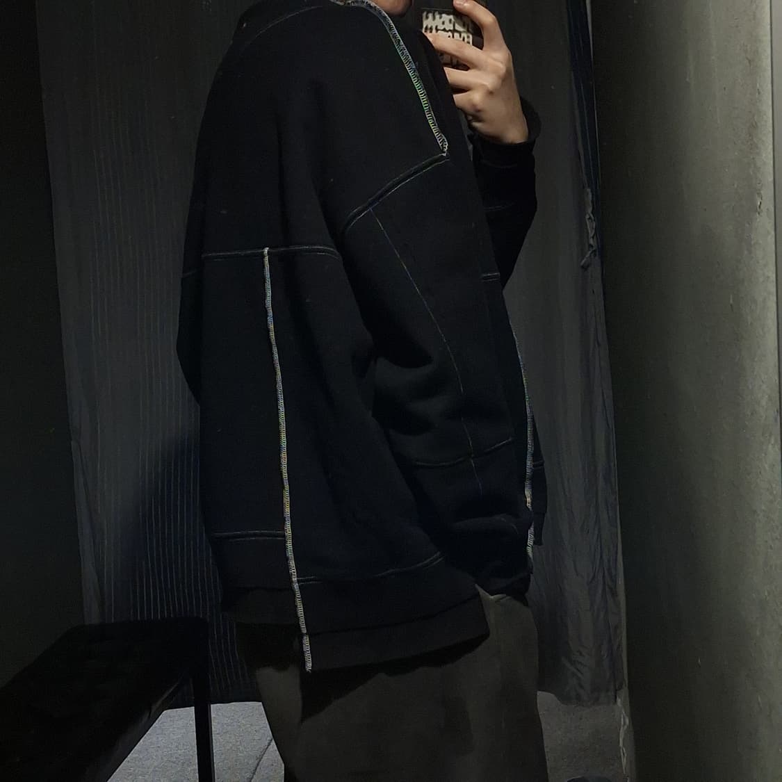 앤더슨벨 블랙 화이트 레이어드 언발란스 스트릿 기모 맨투맨 상품이미지3