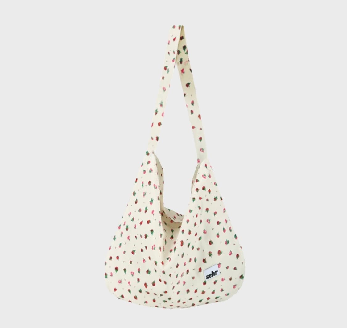 세르 sehr 딸기 패턴 가방 상품이미지1