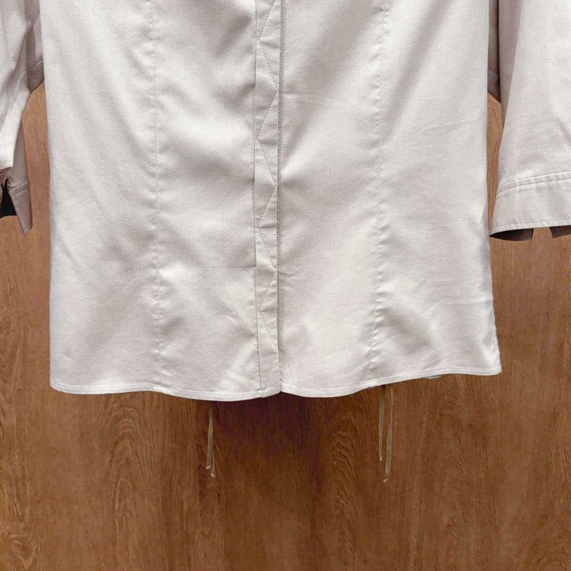 간사이 비즈 7부 셔츠 히든버튼 아일렛 스트링 디테일 슬림핏 베이지 상품이미지5