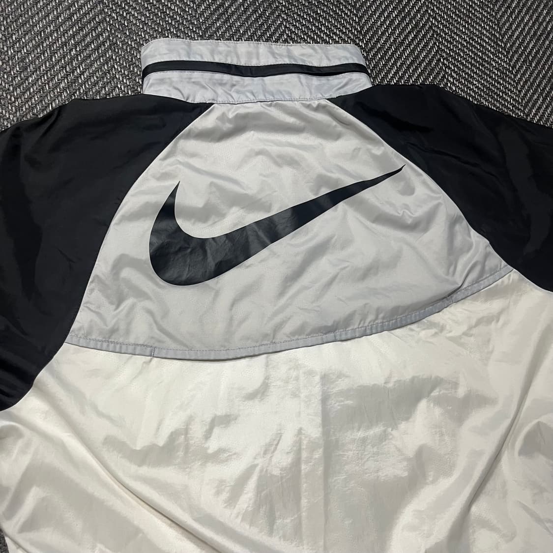 NIKE 나이키 윈드러너 빅스우시 바람막이 상품이미지4