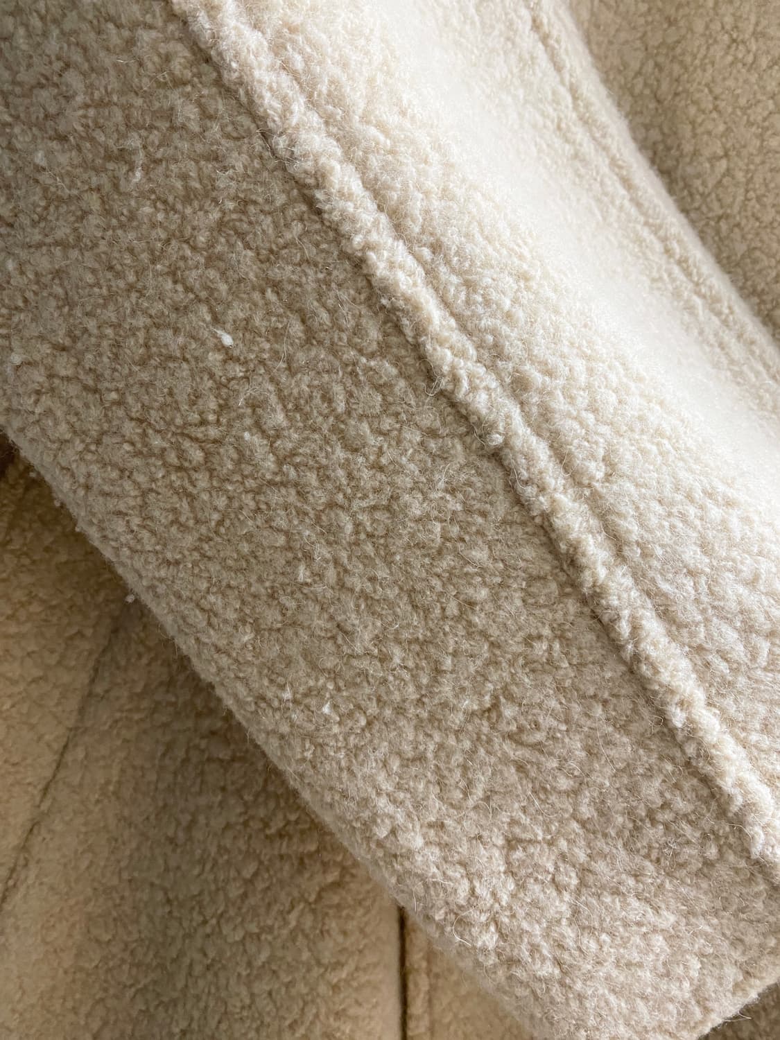 아모멘토 부클 레글란 코트 버터 boucle raglan coat 상품이미지4