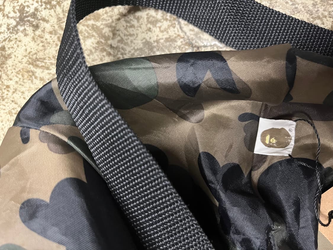 베이프 기프트백 카모 힙색 슬링백 상품이미지7