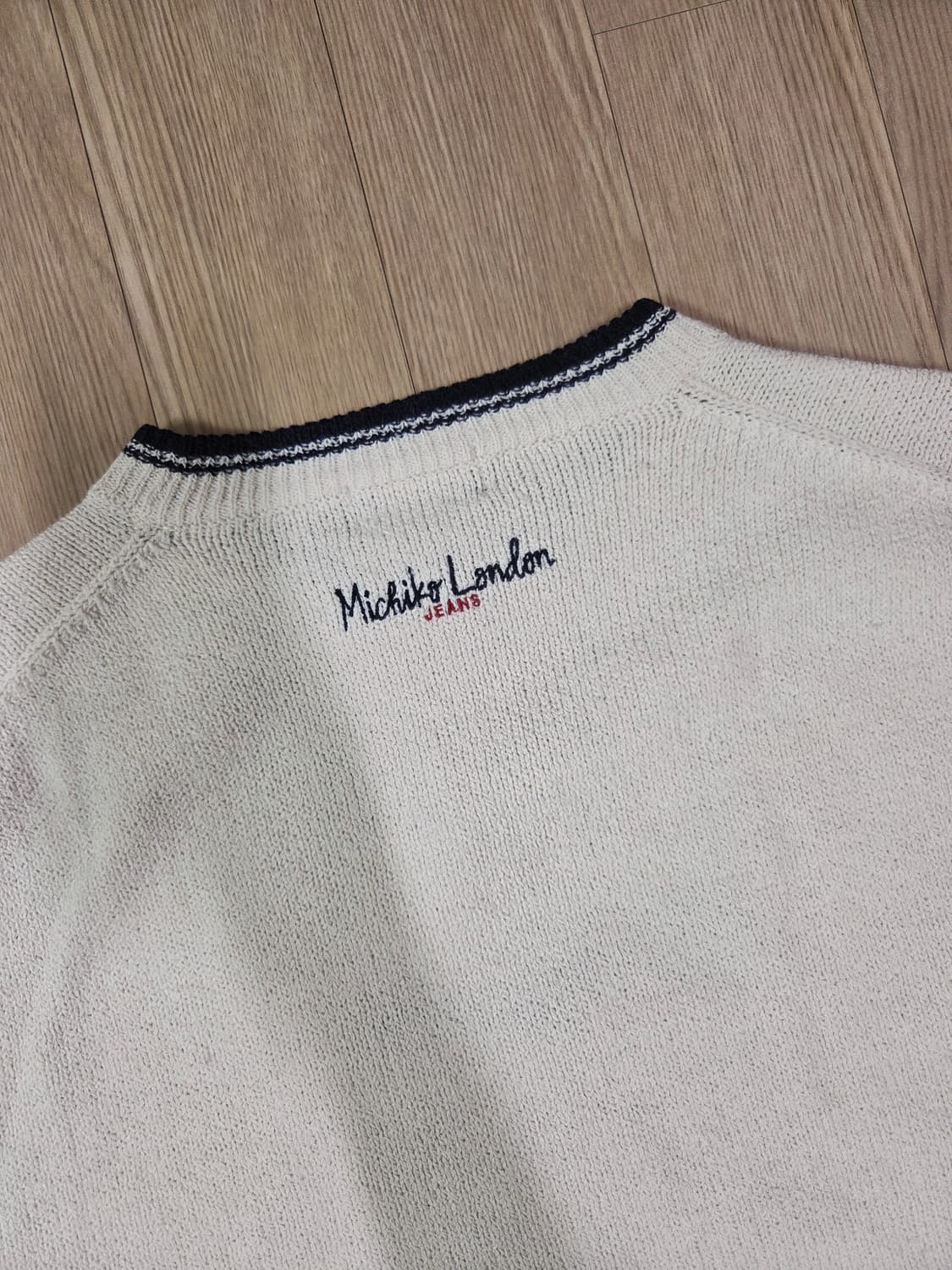 MICHIKO LONDON 크림 화이트 스프링 라운드 니트 상품이미지7