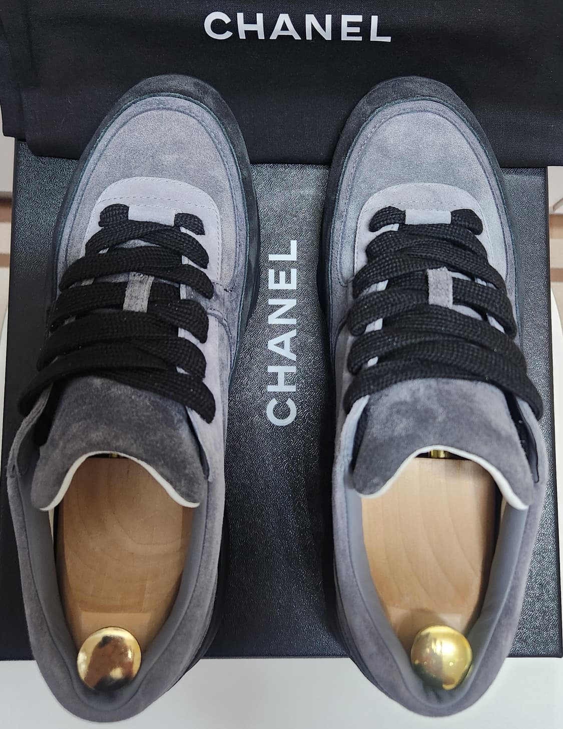 [정품 ] 샤넬 스니커즈 운동화 CC로고 스웨이드 그레이/블랙 42 상품이미지2