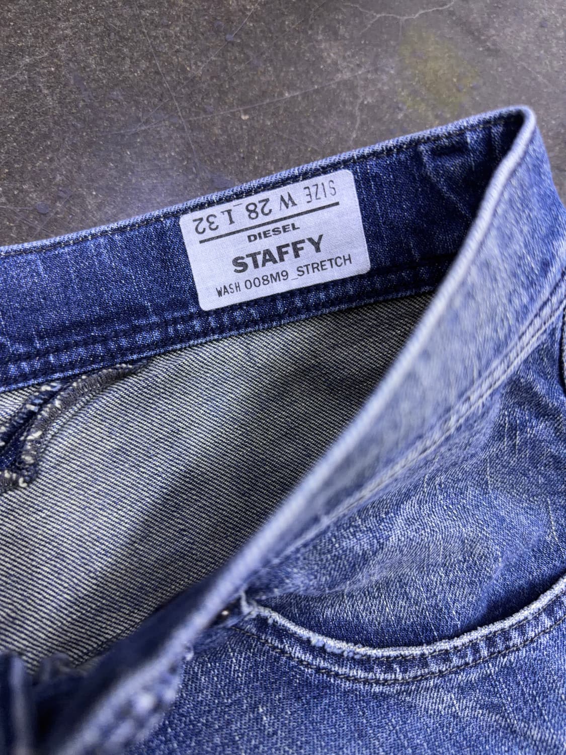 디젤 Staffy 스태피 레귤러 테이퍼드핏 빈티지 데님팬츠 28 상품이미지9