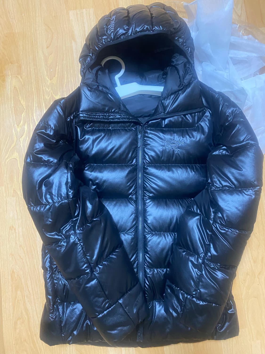 아크테릭스 새륨sv 블랙유광후디 s새상품(100-105) 상품이미지5