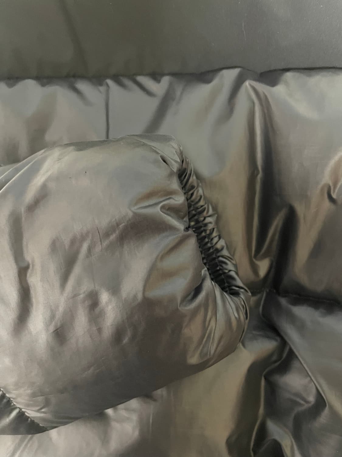 캘빈클라인 유광 패딩 상품이미지4