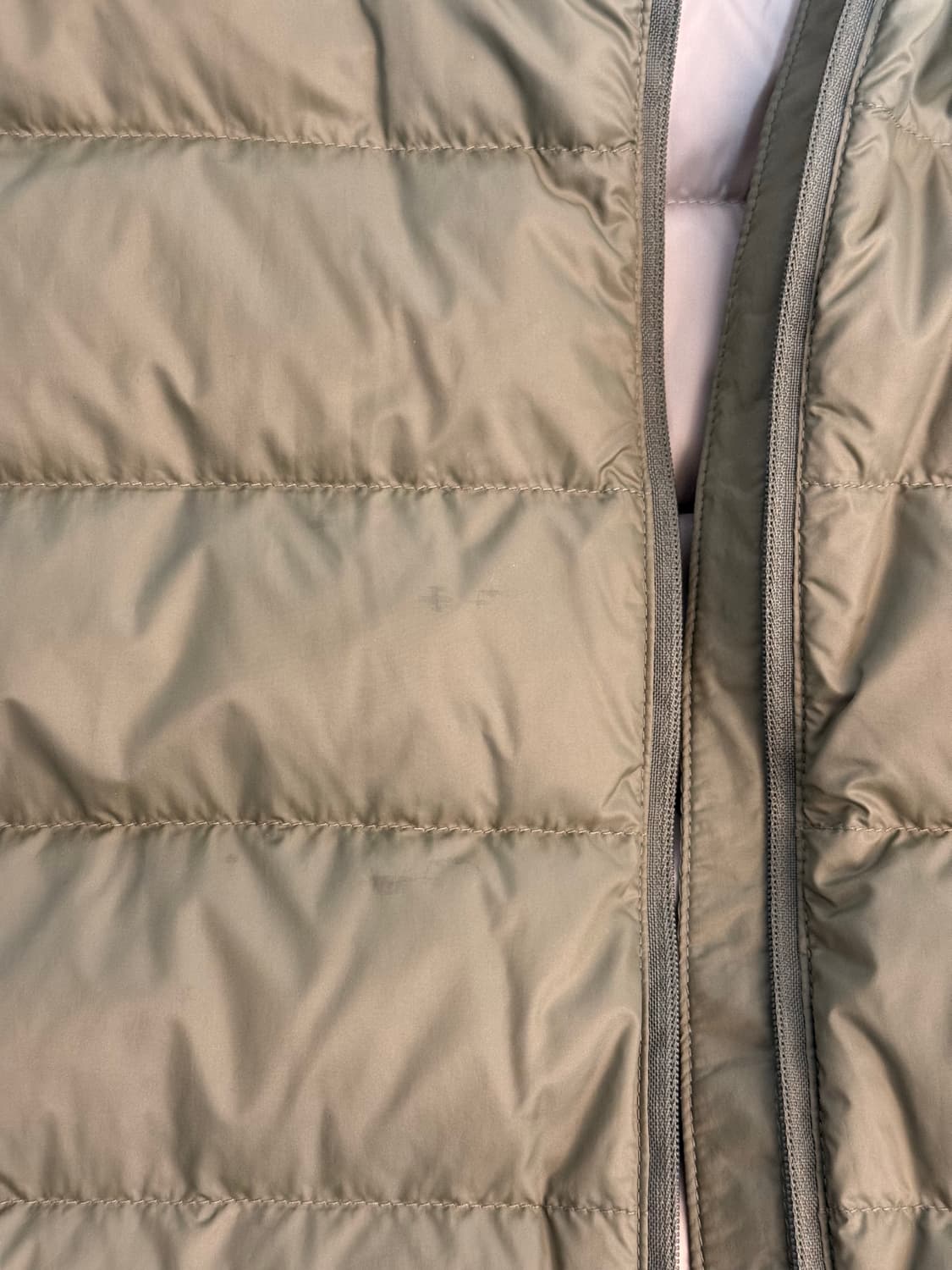 노스페이스 경량패딩 XL 올리브색상 상품이미지4