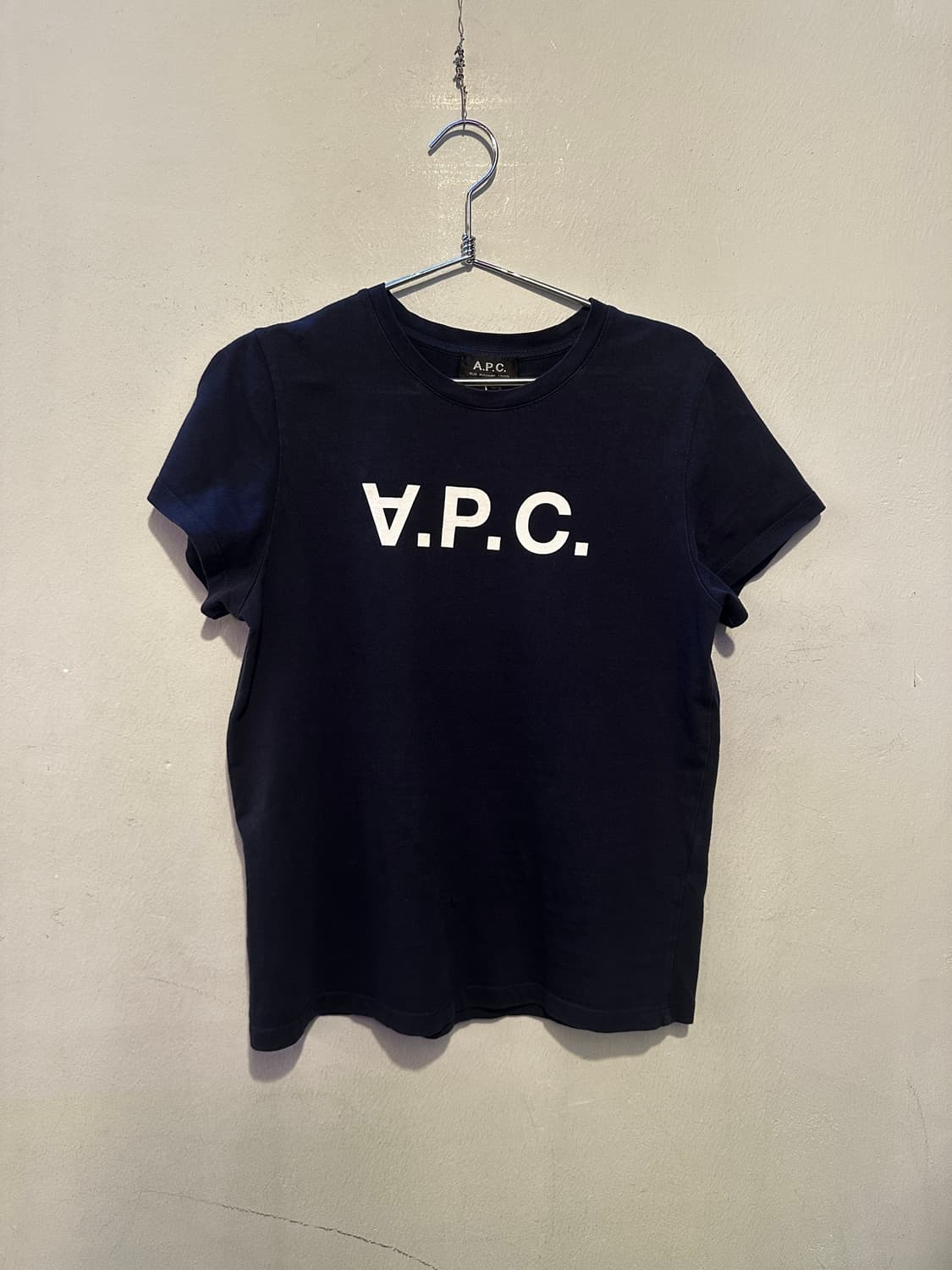 아페쎄 VPC 티셔츠 블랙 구멍 상품이미지2