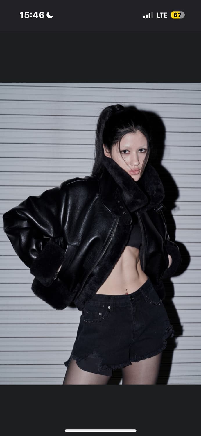High neck short mustang in black 상품이미지2