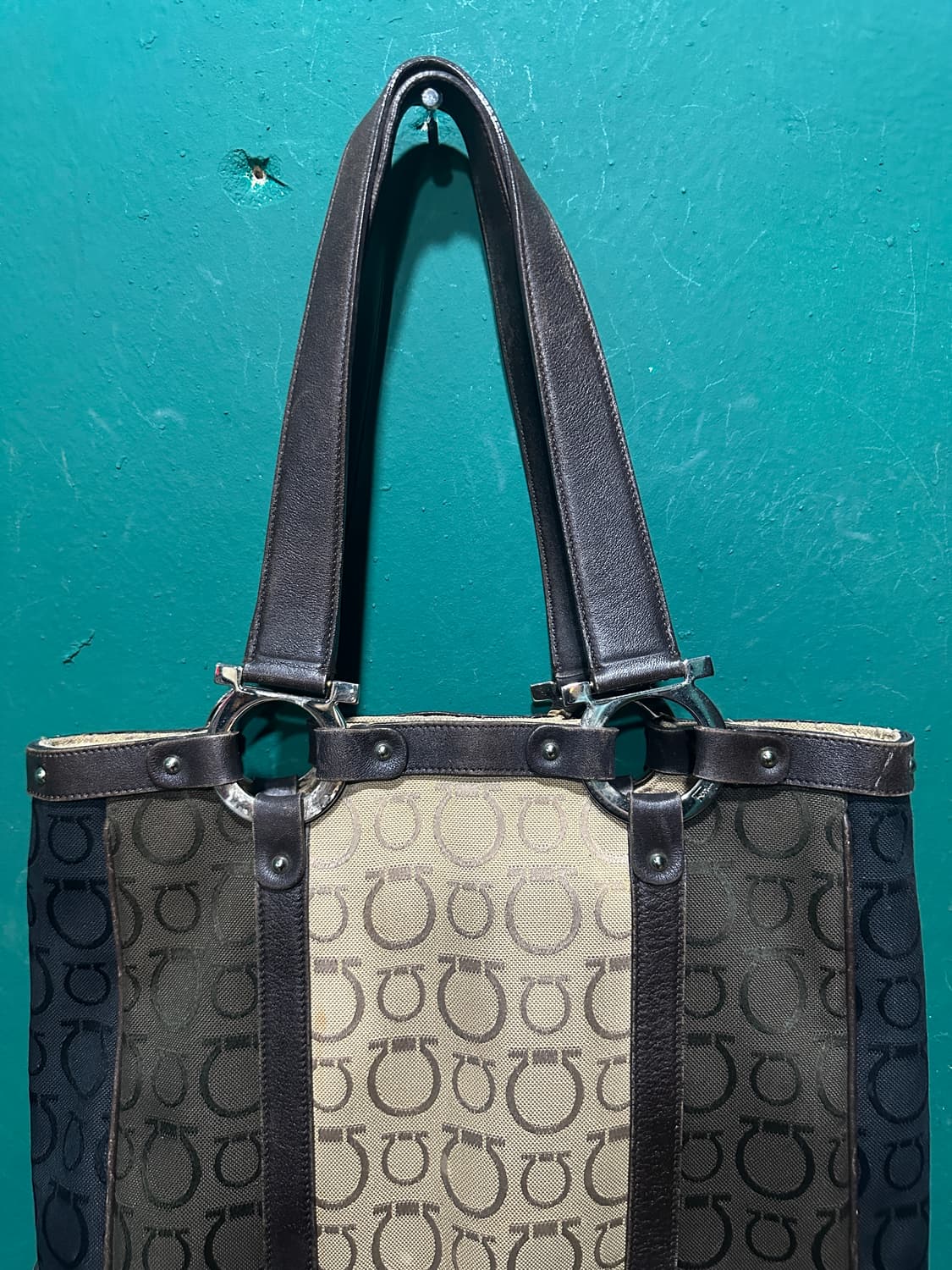 페레가모 간치니 숄더백 상품이미지2