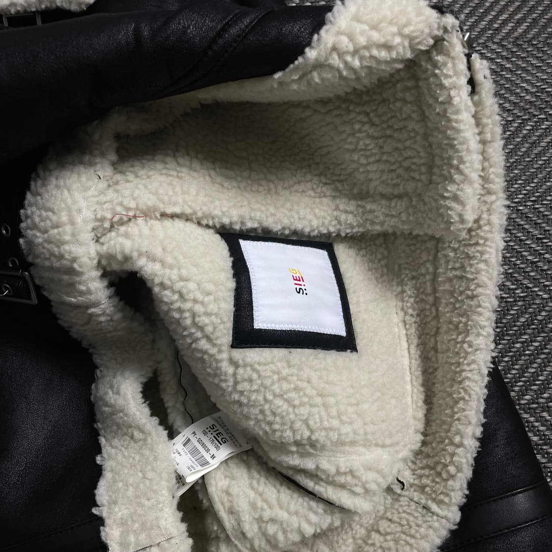 SIEG 지이크 미니멀 하이넥 시어링 무스탕 자켓 y 4729 상품이미지7