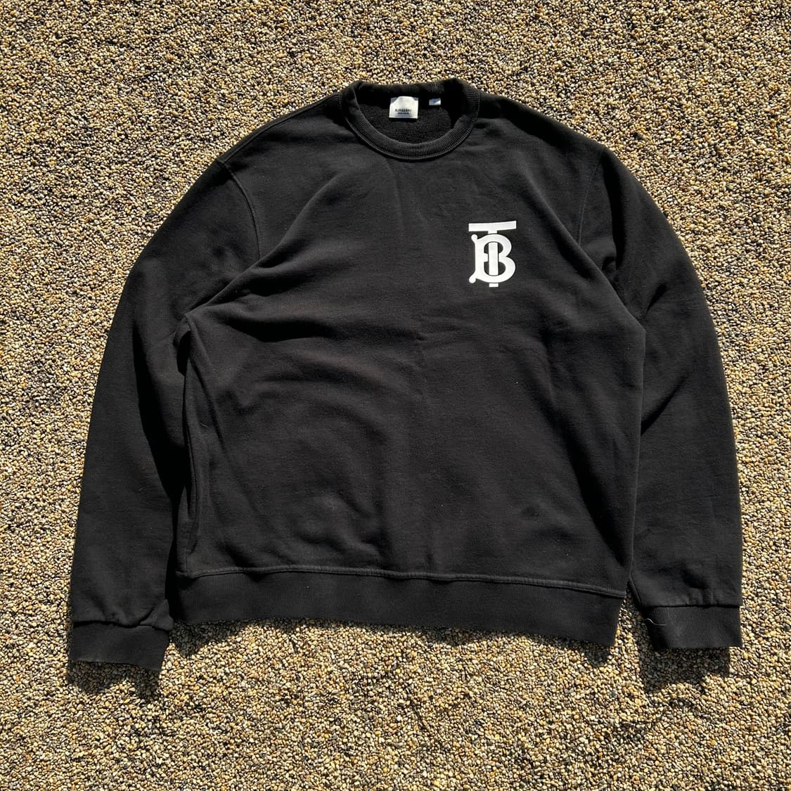 버버리(BURBERRY) 블랙 로고 맨투맨 상품이미지1