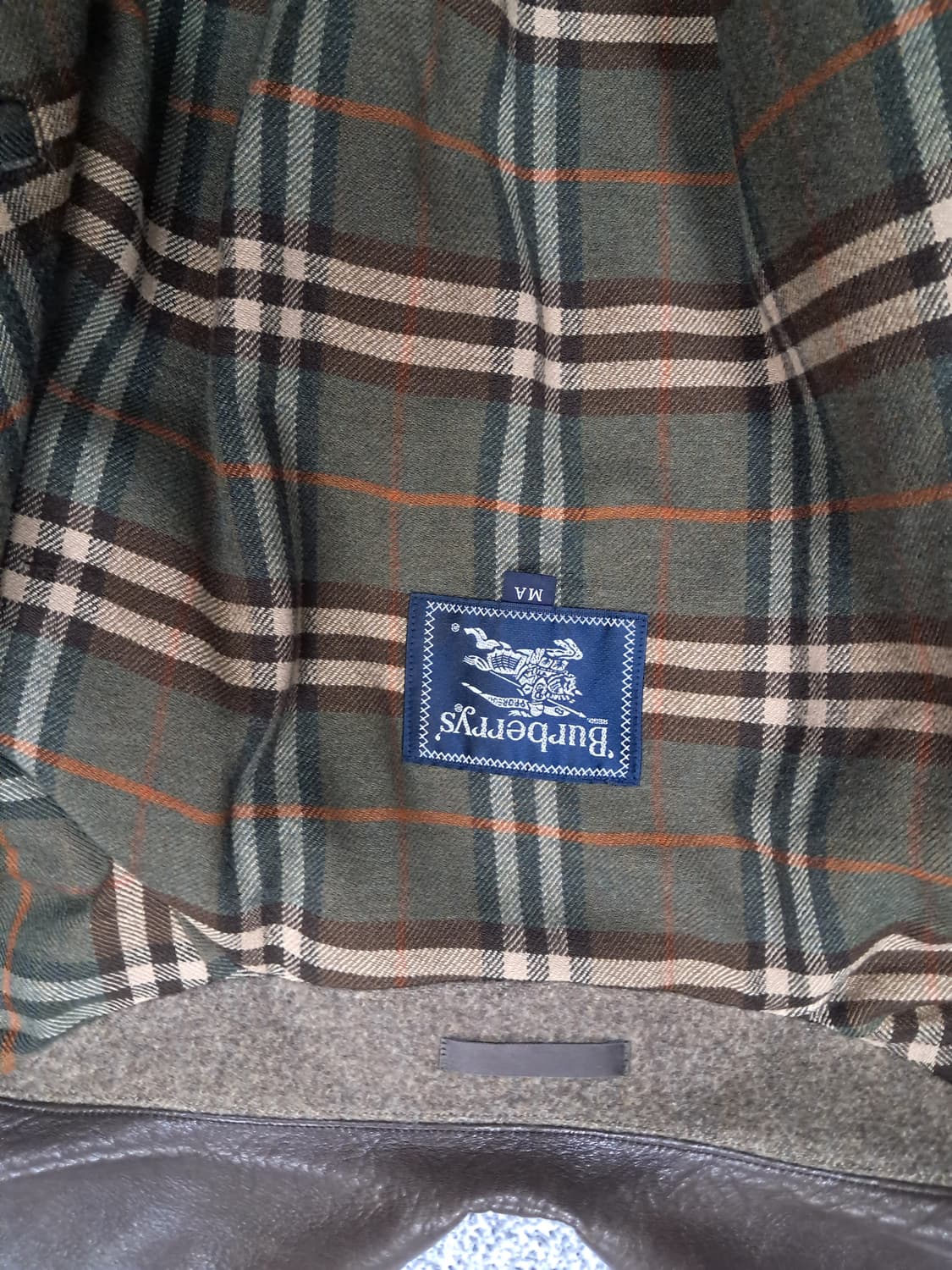 버버리 울브라운 가죽카라 코트 상품이미지6