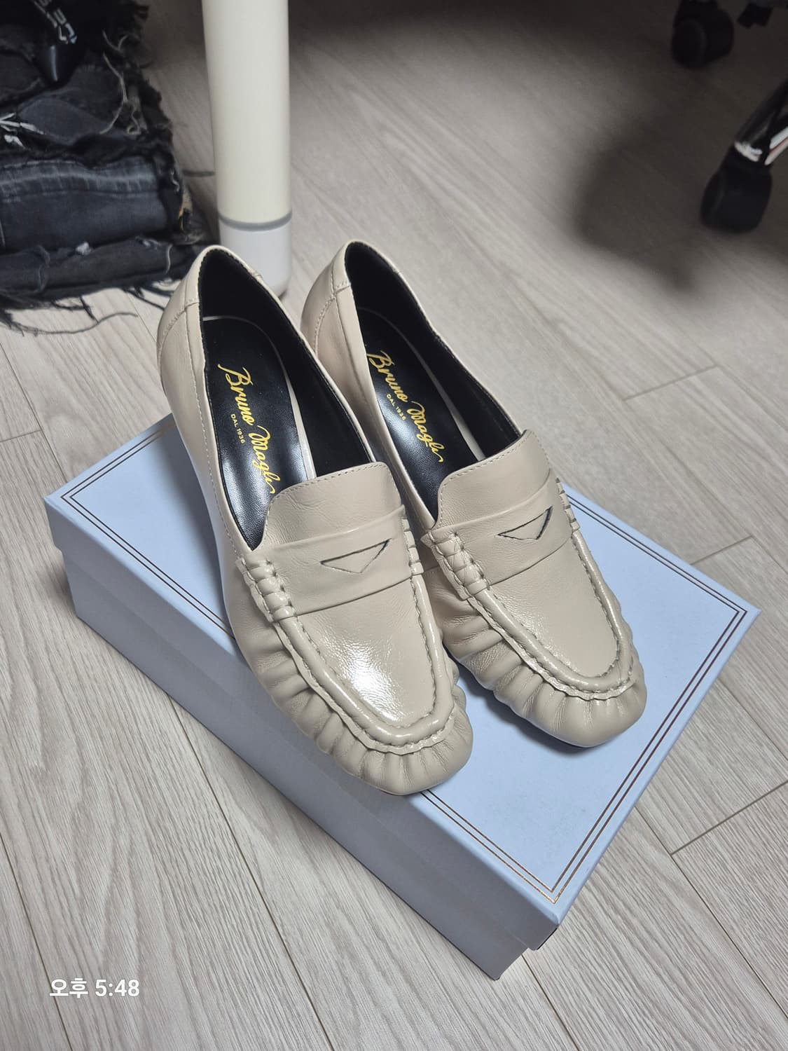 브루노말리 양가죽 펌프스 상품이미지2