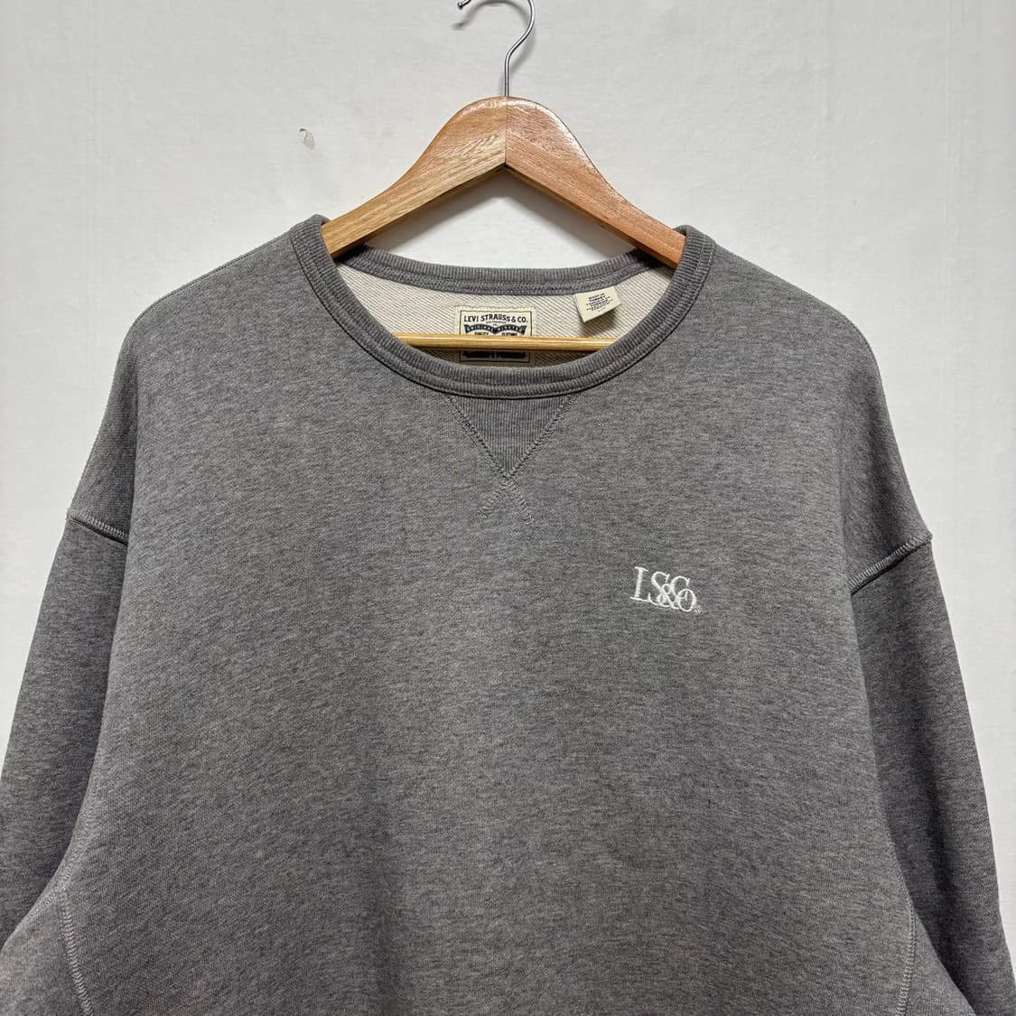 리바이스 그레이 오버핏 맨투맨 상품이미지2