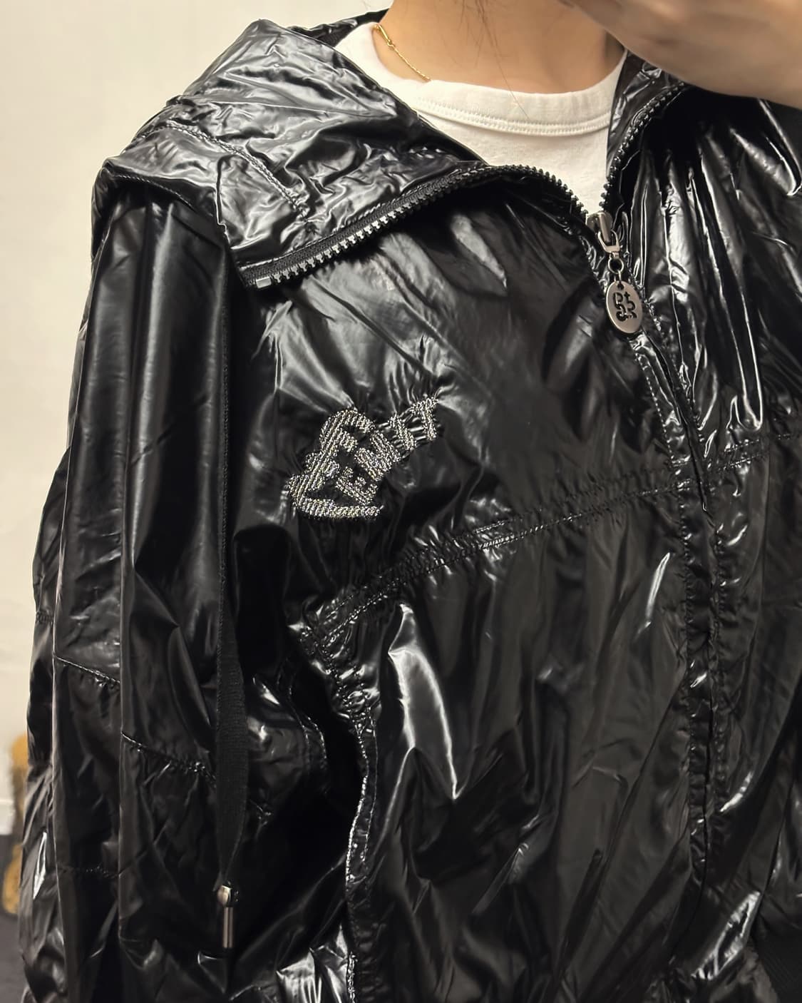 올드 빈티지 유광 글로시 바람막이 블랙 상품이미지3