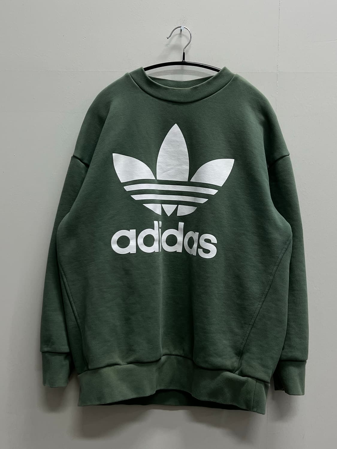 아디다스 오리지날 트레포일 빌로고 오버핏 맨투맨 그린 상품이미지2