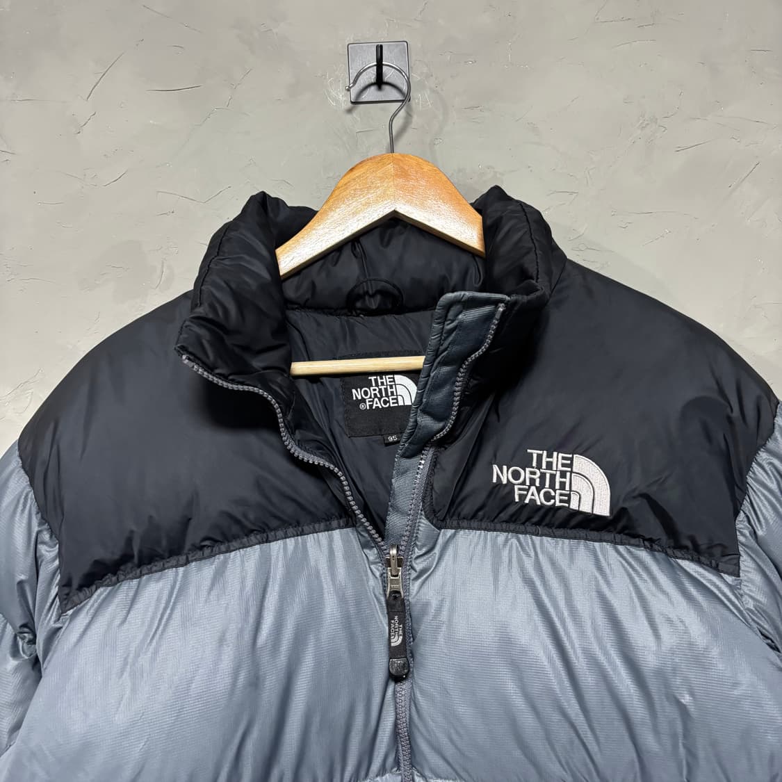 노스페이스 700 눕시 구스다운 패딩 회색 그레이 상품이미지2