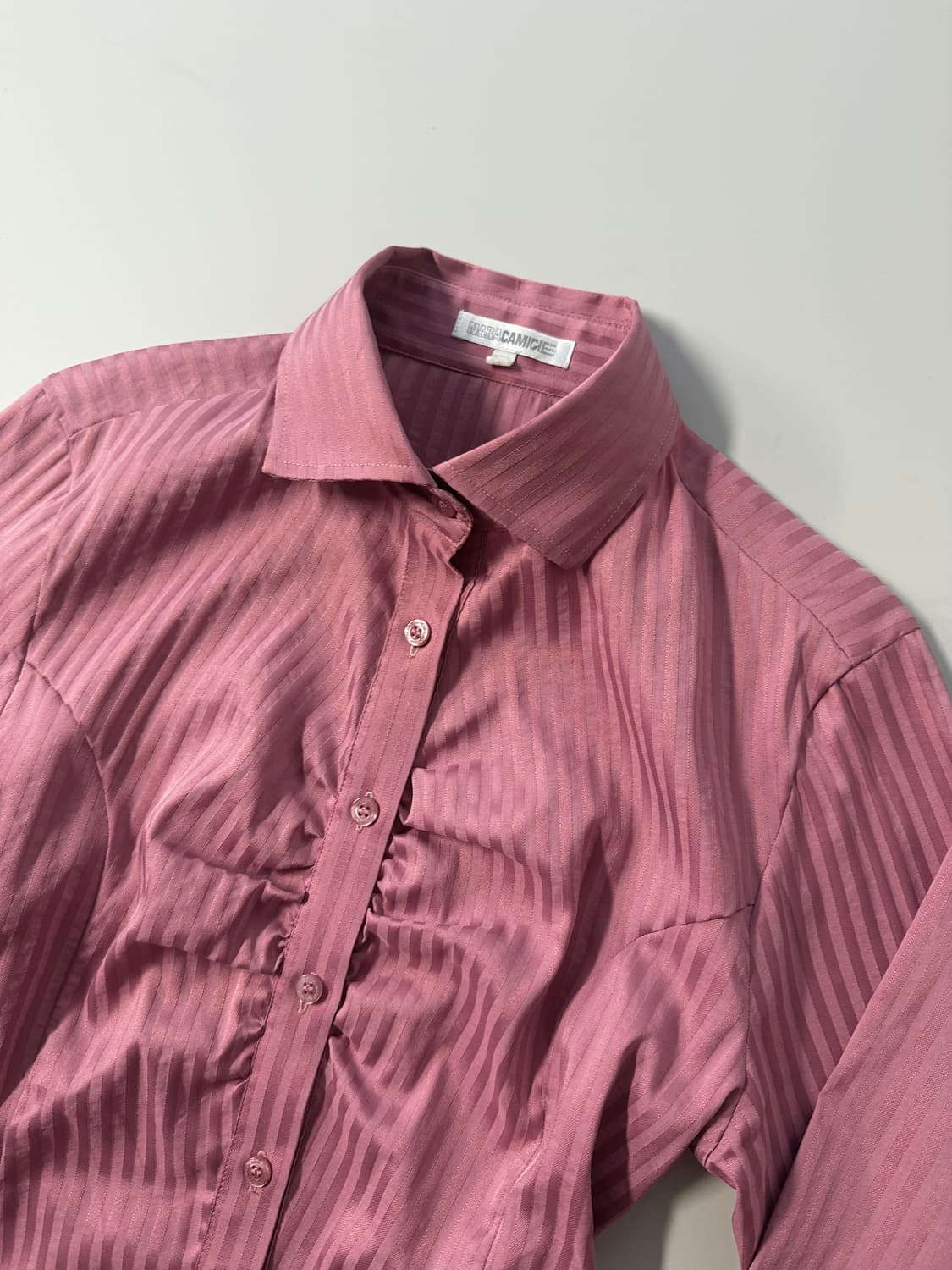 나라까미체 셔링 음각 스트라이프 패턴 셔츠 상품이미지4