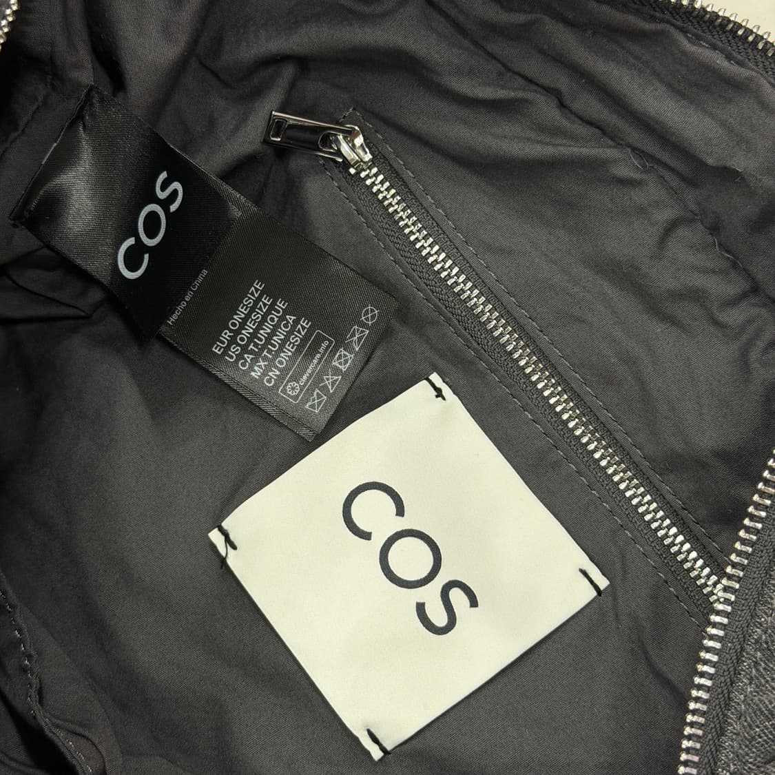 COS 코스 퀄티드 오버사이즈 구름백 데님 흑청 그레이 상품이미지4