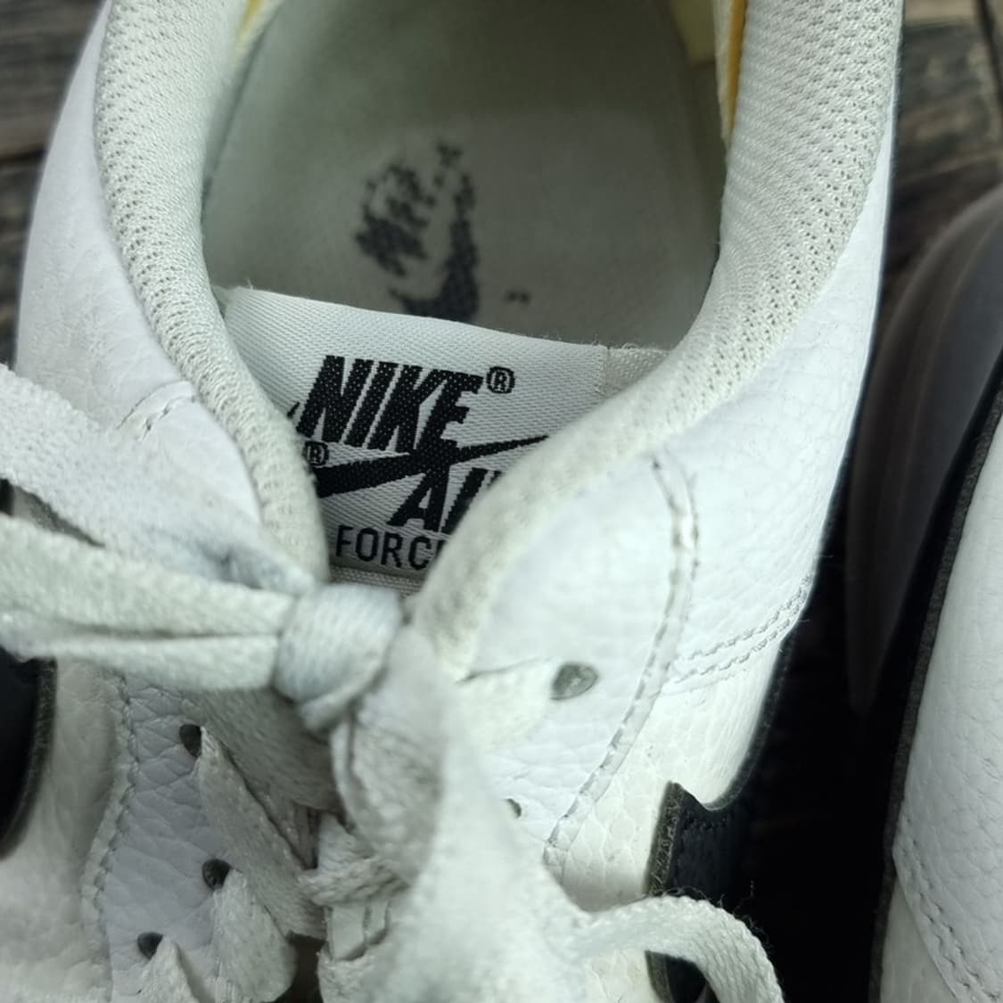 [나이키] 에어포스 1 로우 화이트 블랙 M18175 상품이미지8