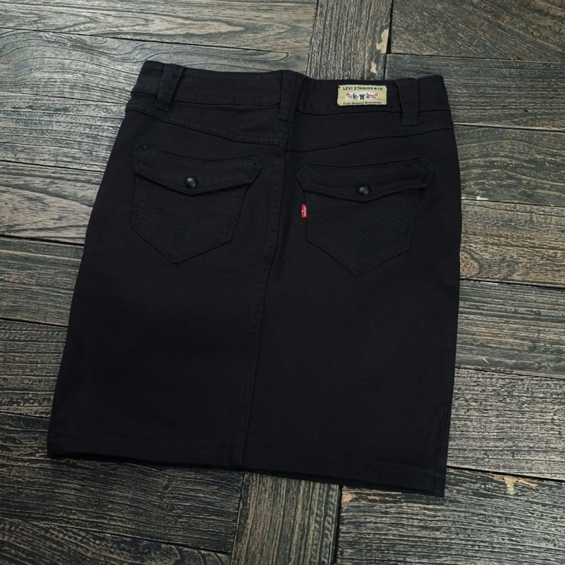 [리바이스] 로우라이즈 코튼 미니스커트 블랙 M18935 상품이미지1