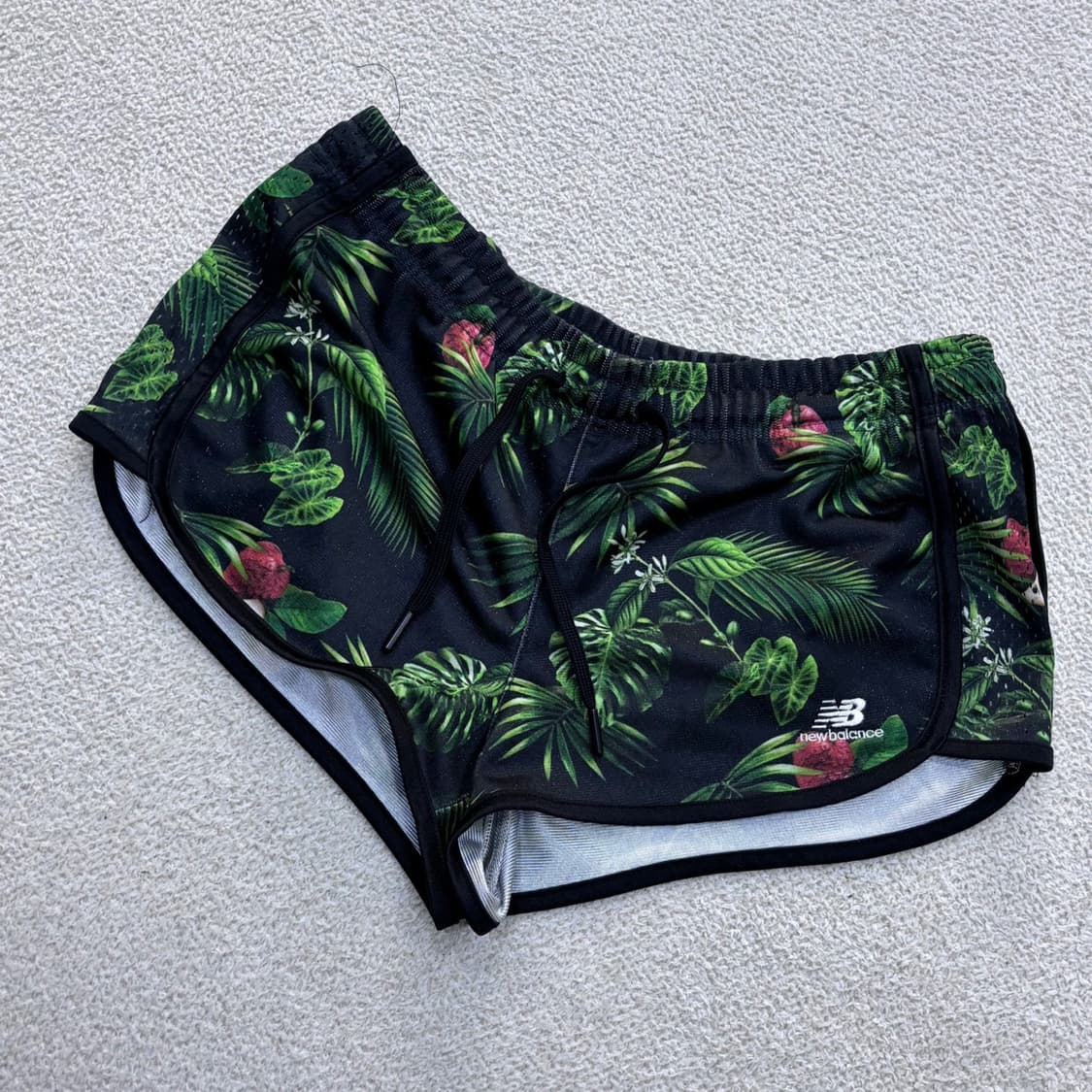 M 뉴발란스 여성 트로피컬 숏 팬츠 0409E 상품이미지1