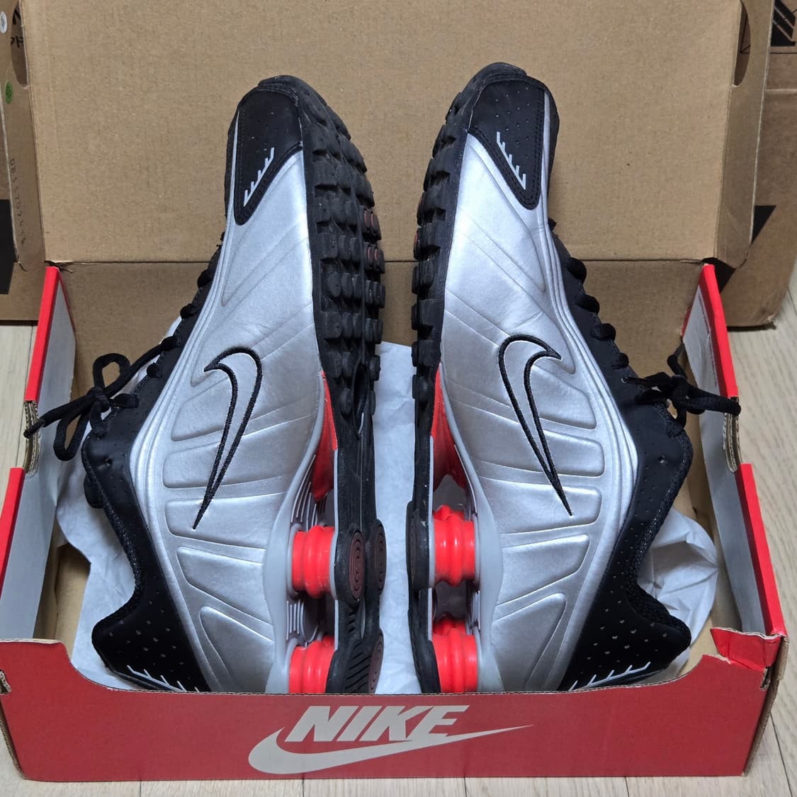 나이키 샥스 R4 레드 280 상품이미지3