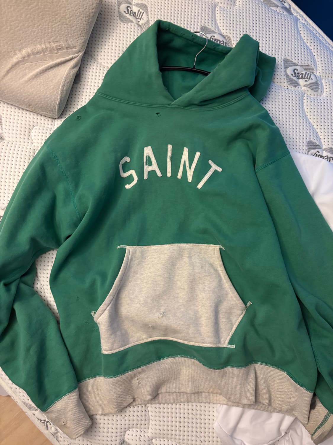 세인트 미카엘 후드 상품이미지1