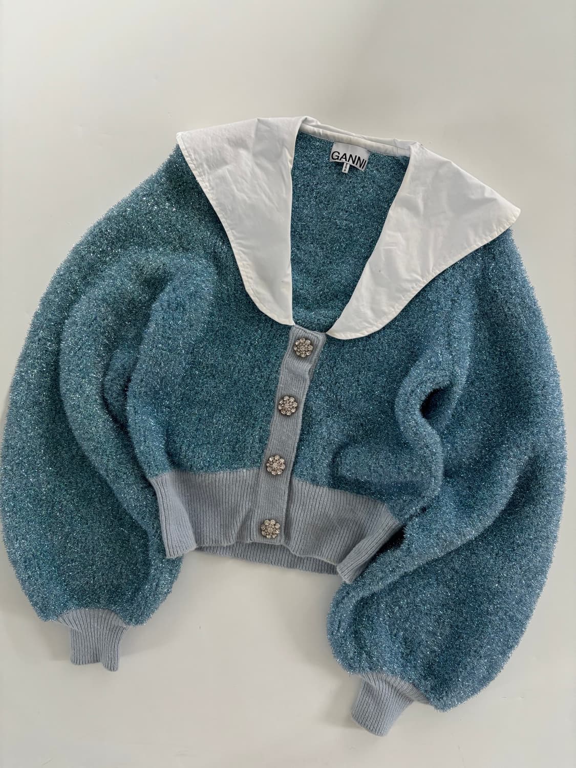 GANNI 가니 블루 스파클 쥬얼 버튼 크롭 가디건 상품이미지3