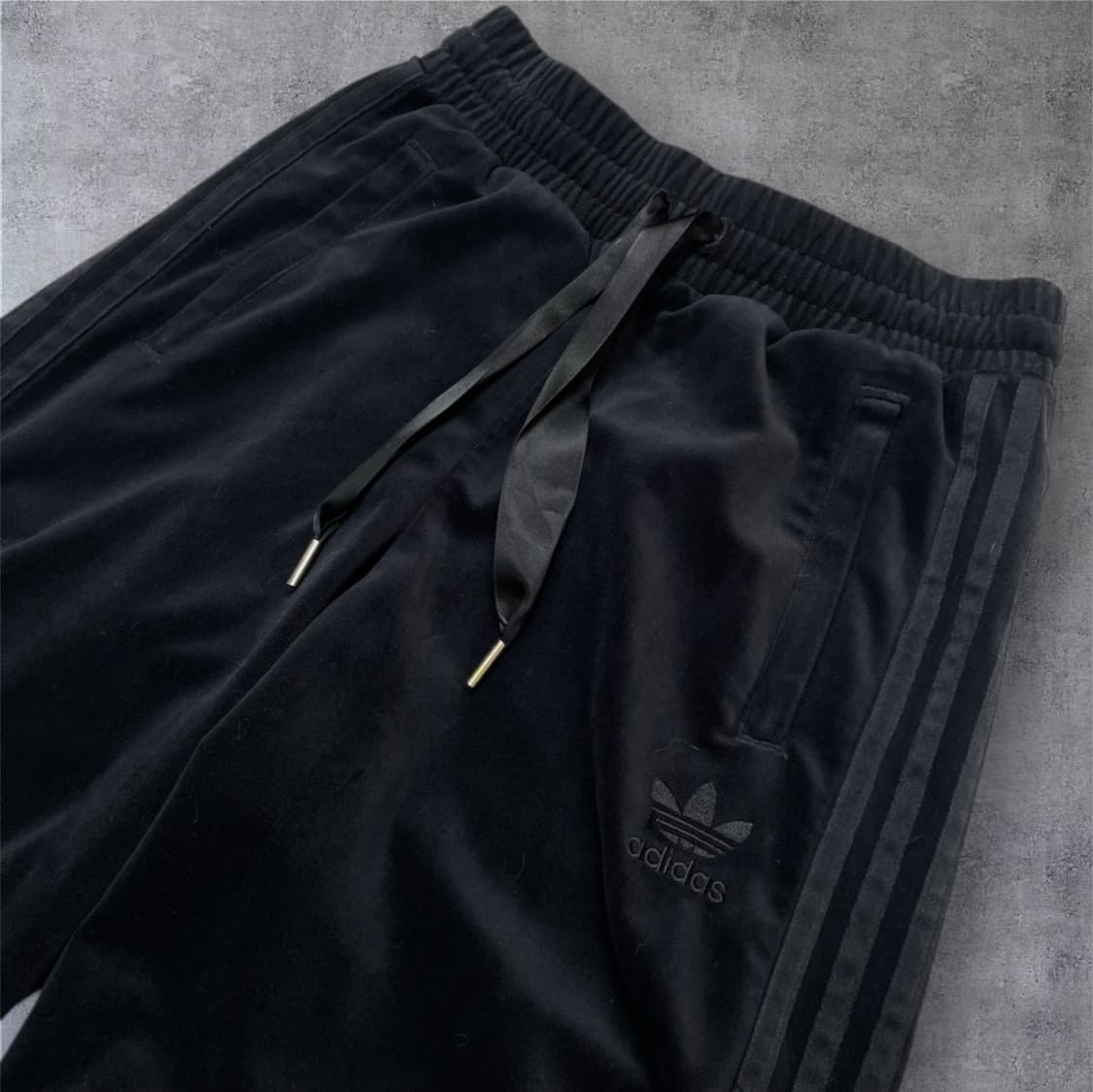 아디다스 Adidas 블랙 벨루어 와이드 트랙팬츠 XS 상품이미지2