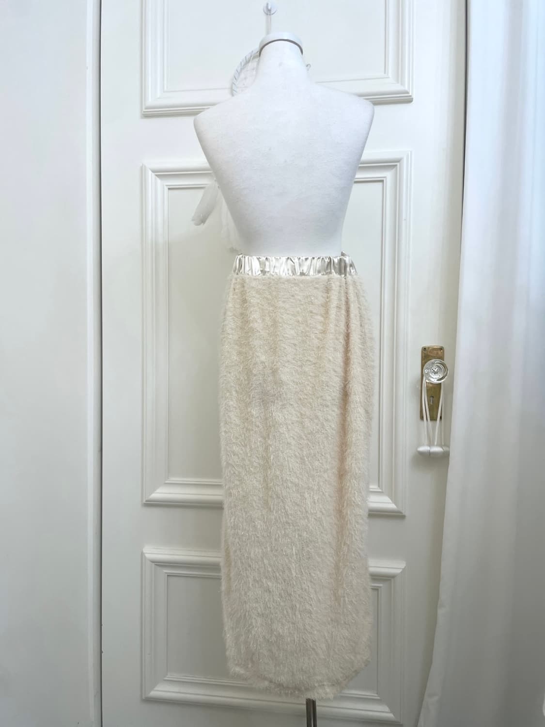 ivory fur glitter slit point long bandin 상품이미지3