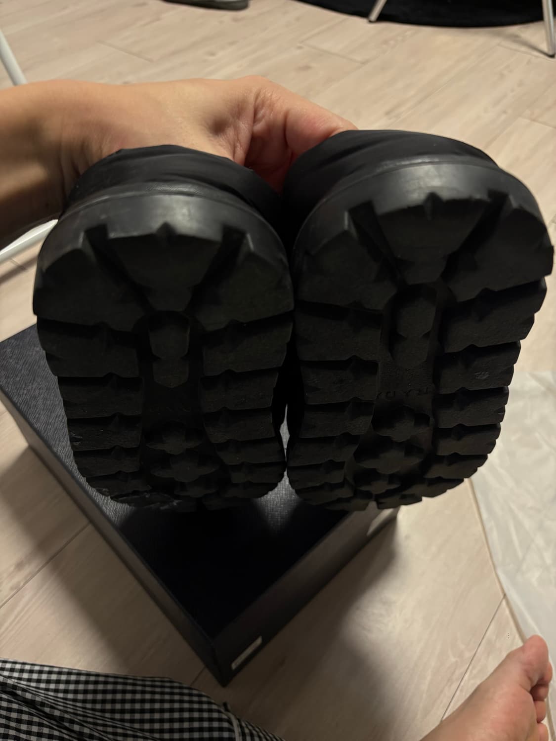 프라다 털 슬리퍼 사이즈 8 상품이미지3